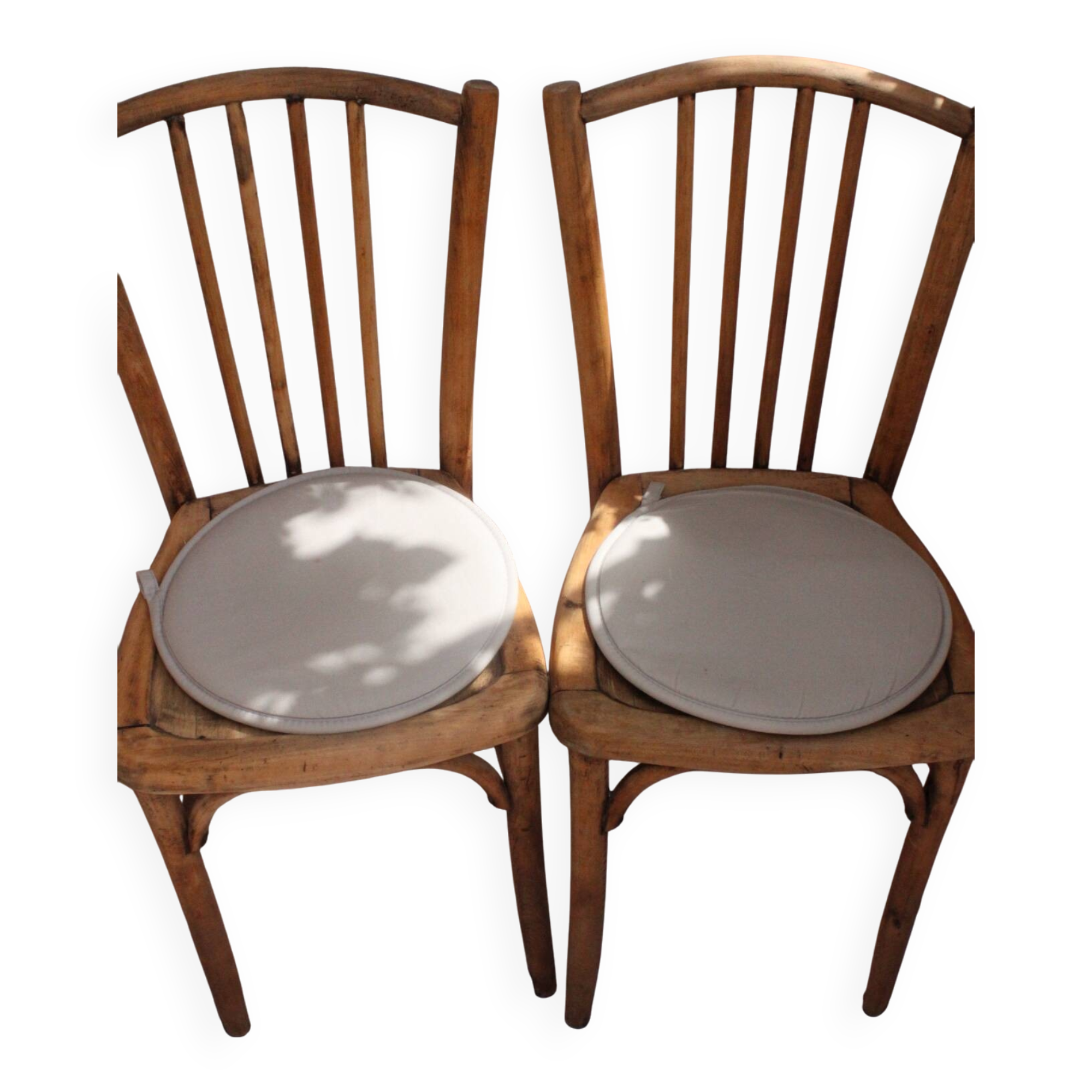 Duo of bistro chairs in bare wood, fully sanded and curved wooden backrest