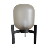 Tripod table lamp
