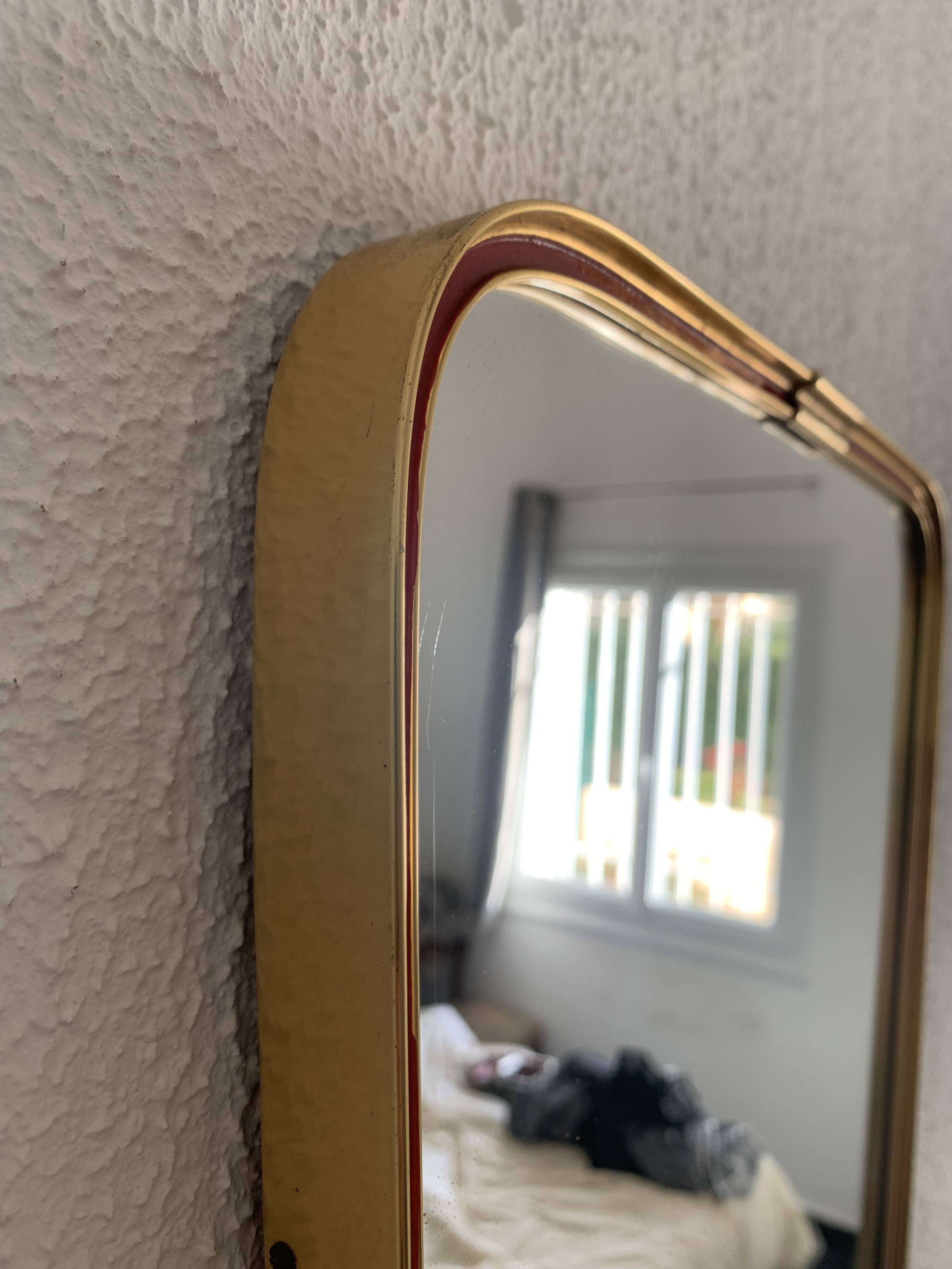 Miroir vintage 1960 rétroviseur asymétrique forme libre doré rouge - 71 x 3