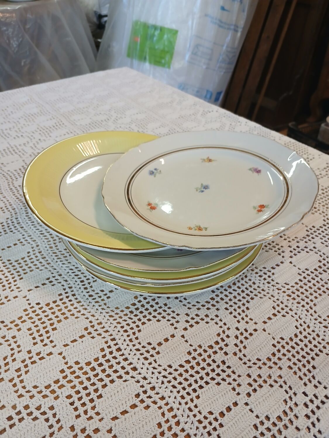 6 mismatched antique dinner plates