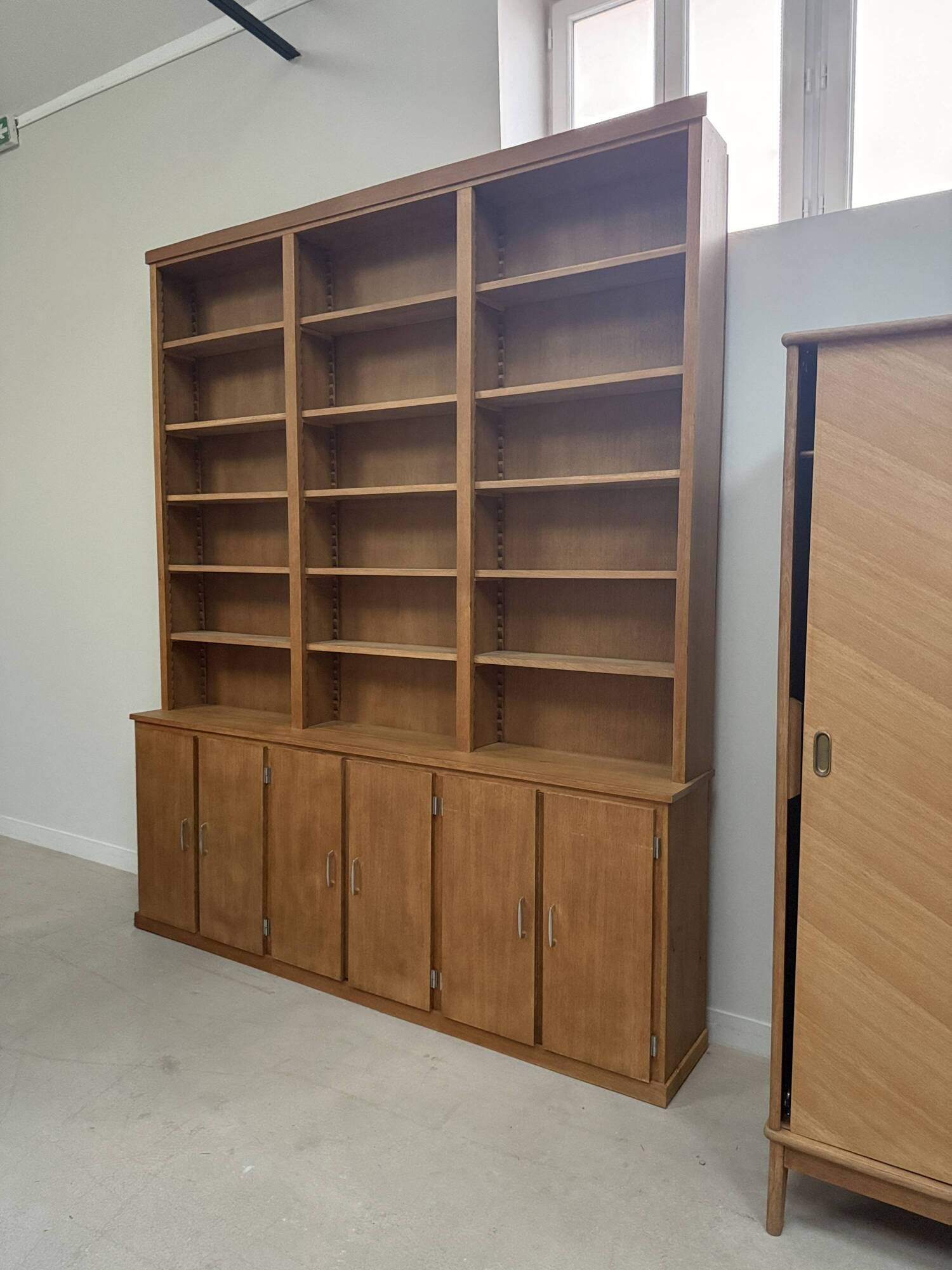 Mid-century oak library (renovated)