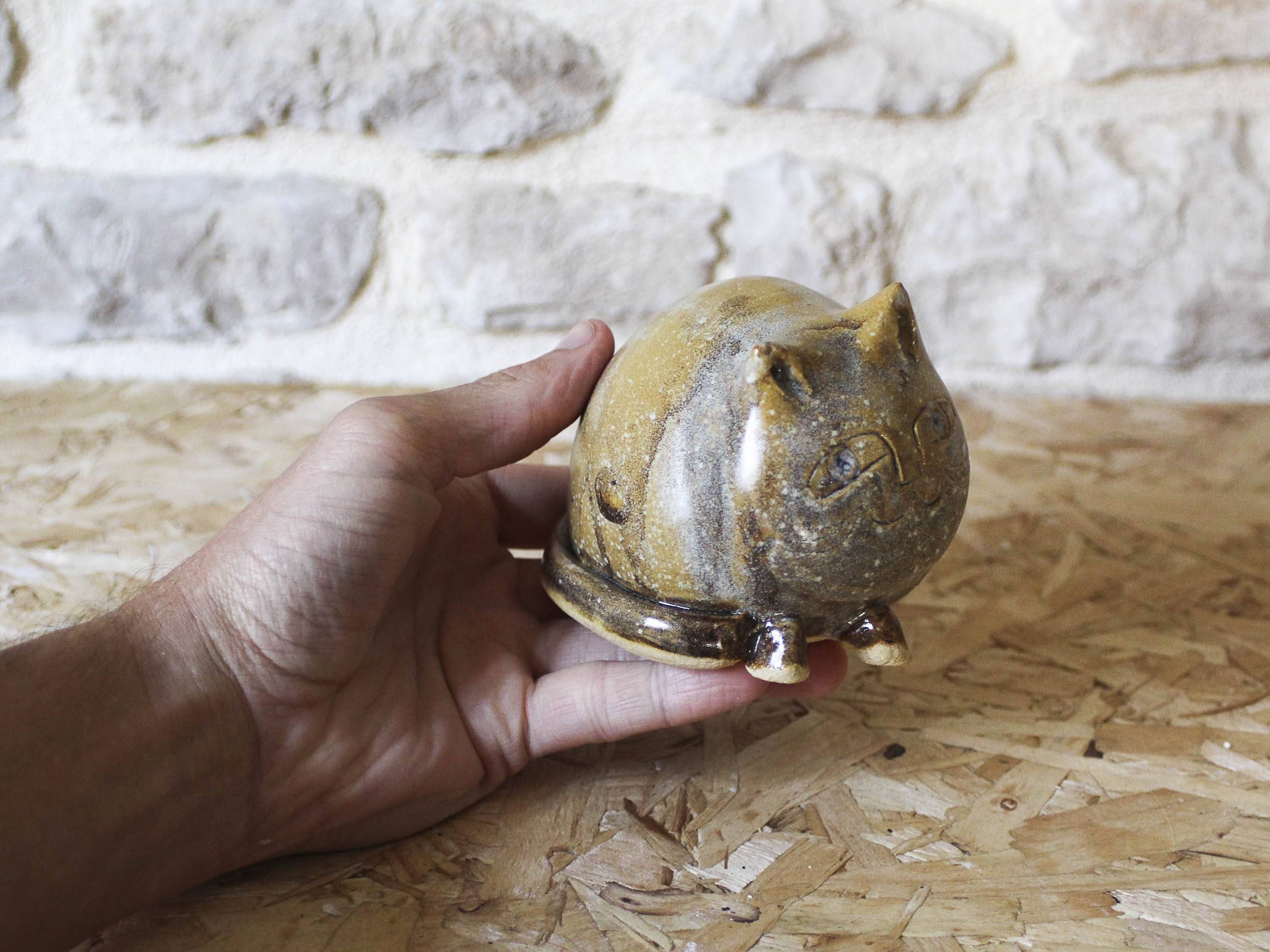 Annie Maume ceramic cat