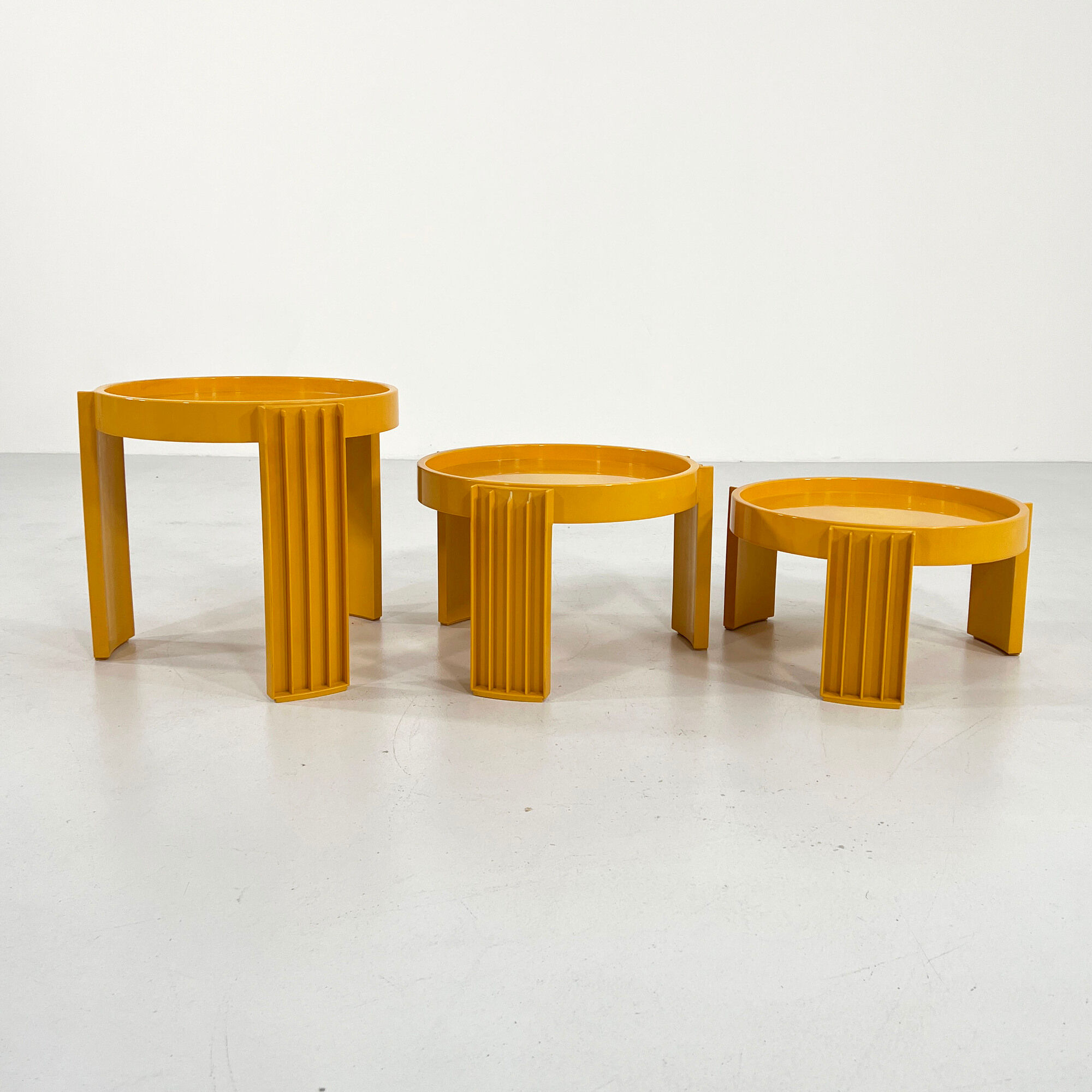 Set of 3 yellow Marema nesting tables by Gianfranco Frattini for Cassina, 1960