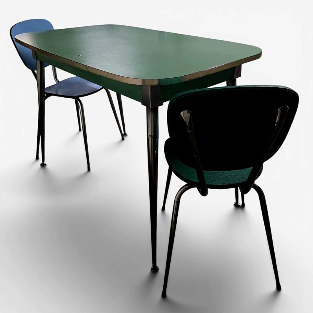 Ensemble Table à tiroirs & 2 Chaises Formica – Circa1950