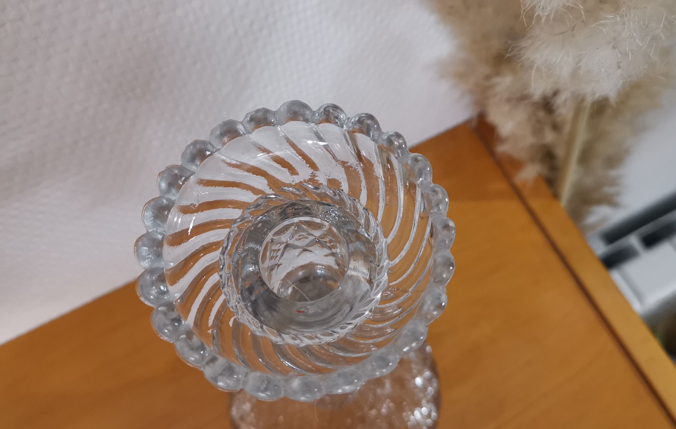 Portieux candle holder in molded glass