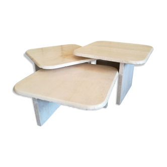 3 tables gigognes en travertin