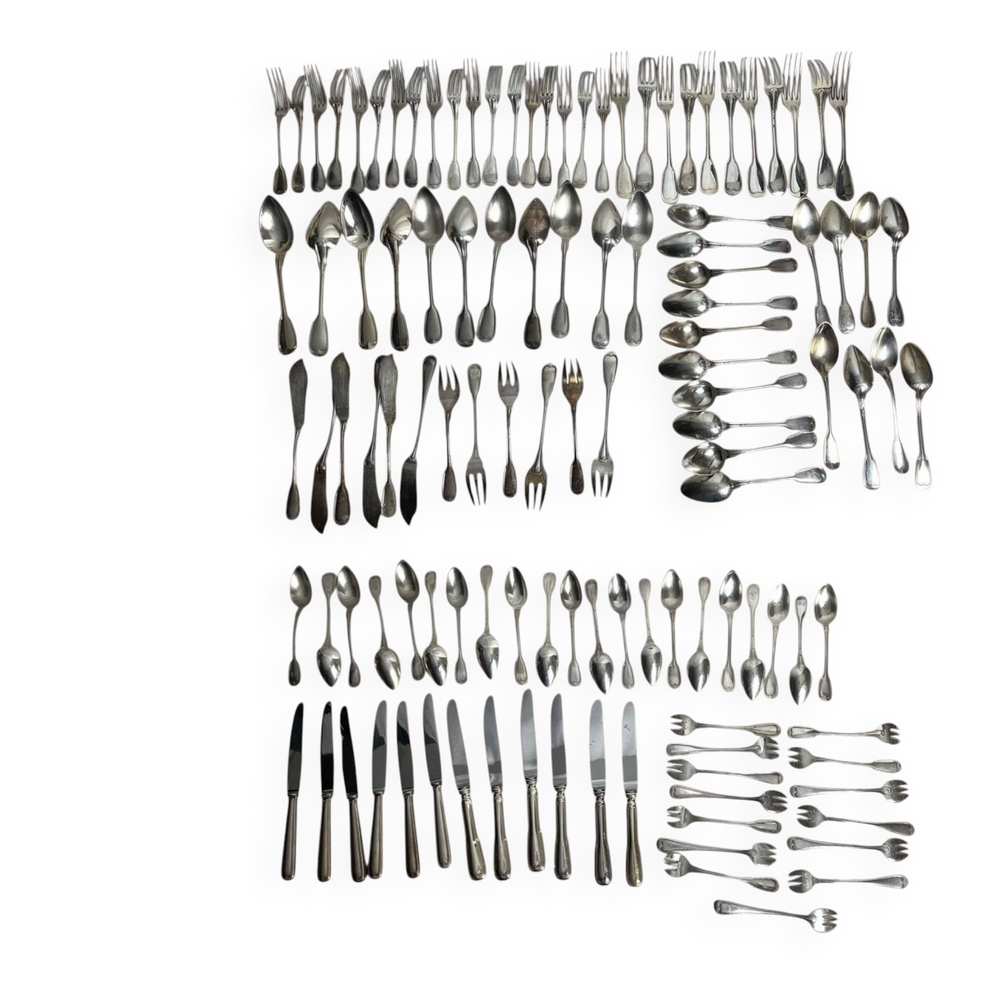 Important lot of 118 pieces of silver-plated metal cutlery by Ercuis, Christofle 20th century.