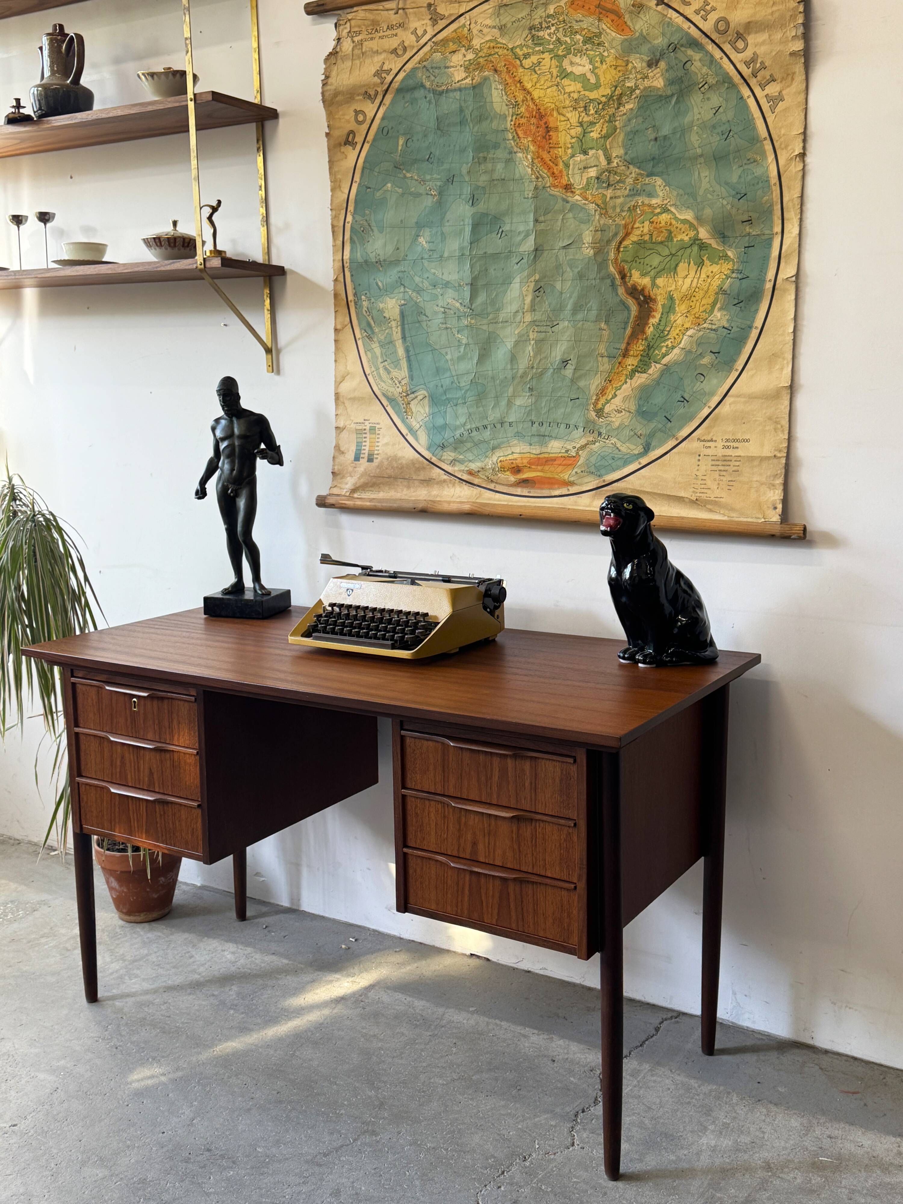 Teak desk, Denmark 60s/70s, vintage, mid-c modern