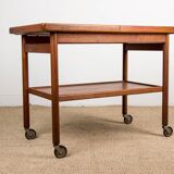 Danish extendable two-tiered teak serving trolley, 1960s, Kurt Ostervig.