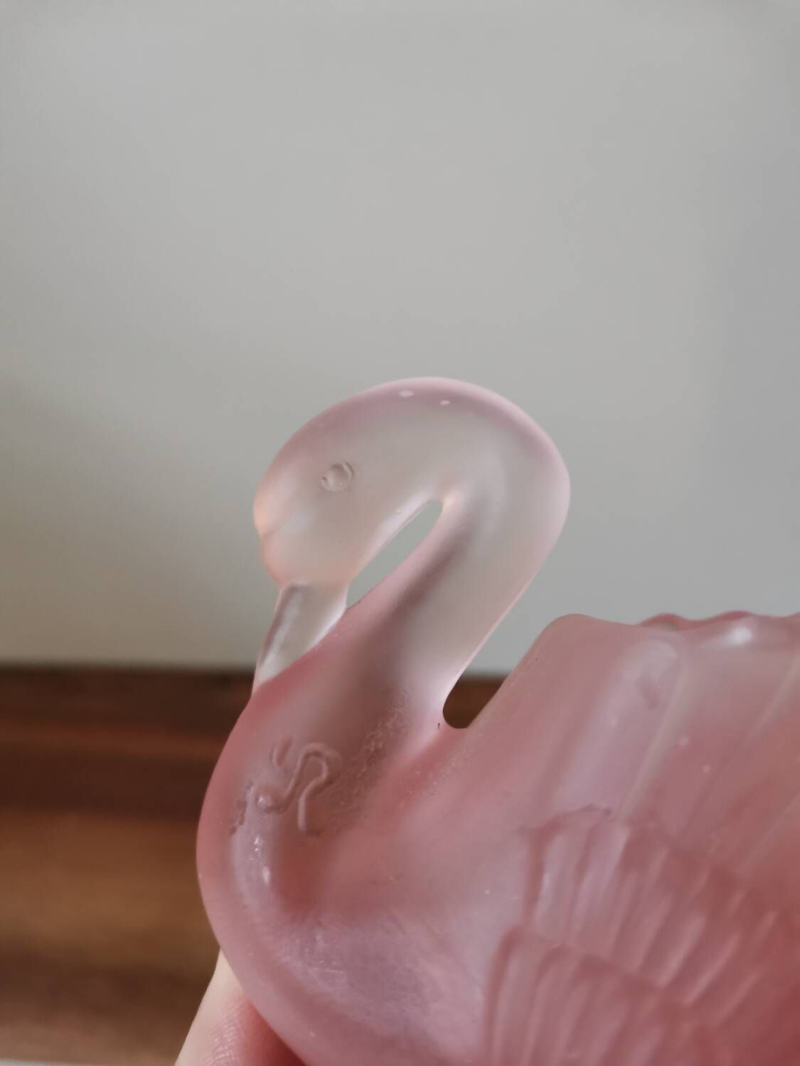 vintage pink molded glass vase Yves Rocher swan shape