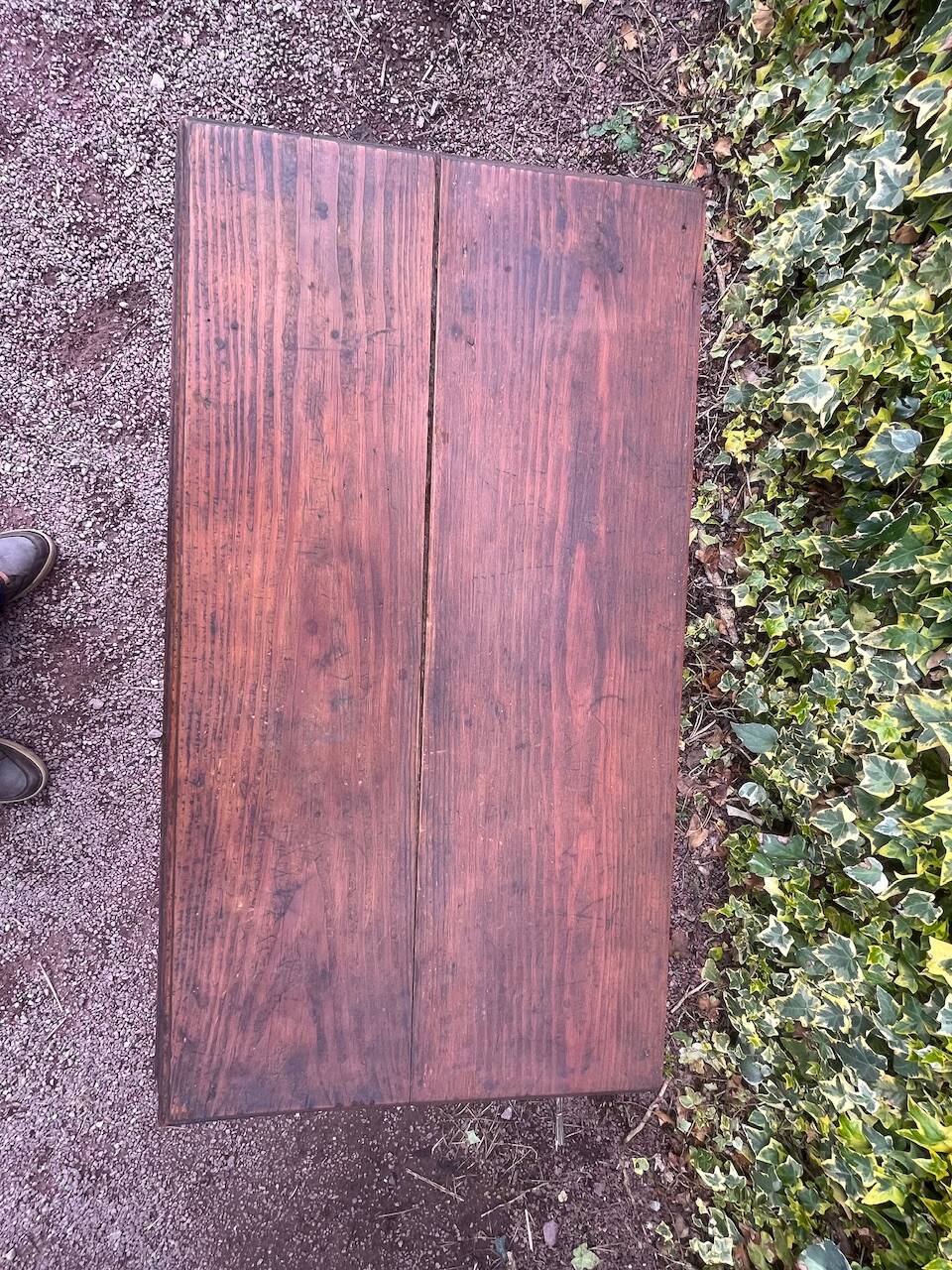 Small cabinet with 2 doors