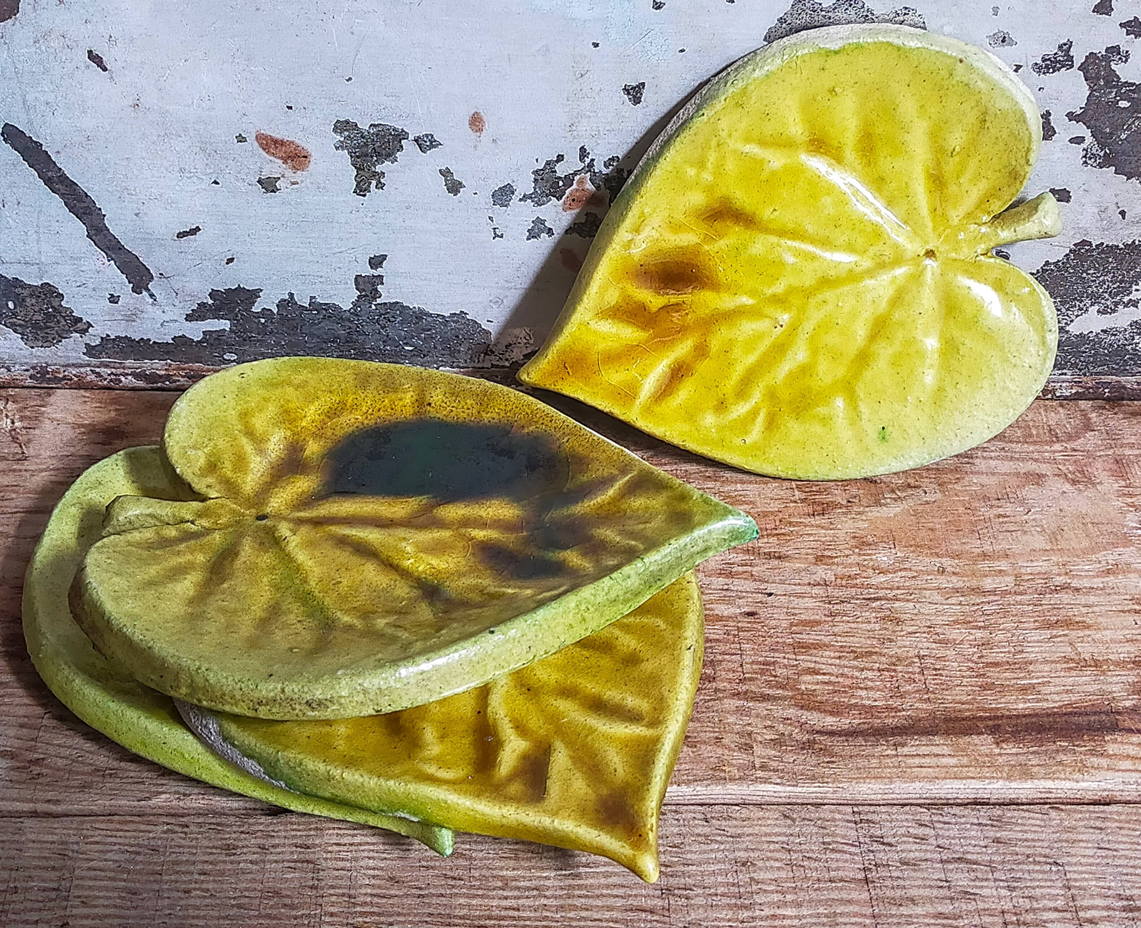 Four ceramic leaf cups from Les potiers d’Accolay