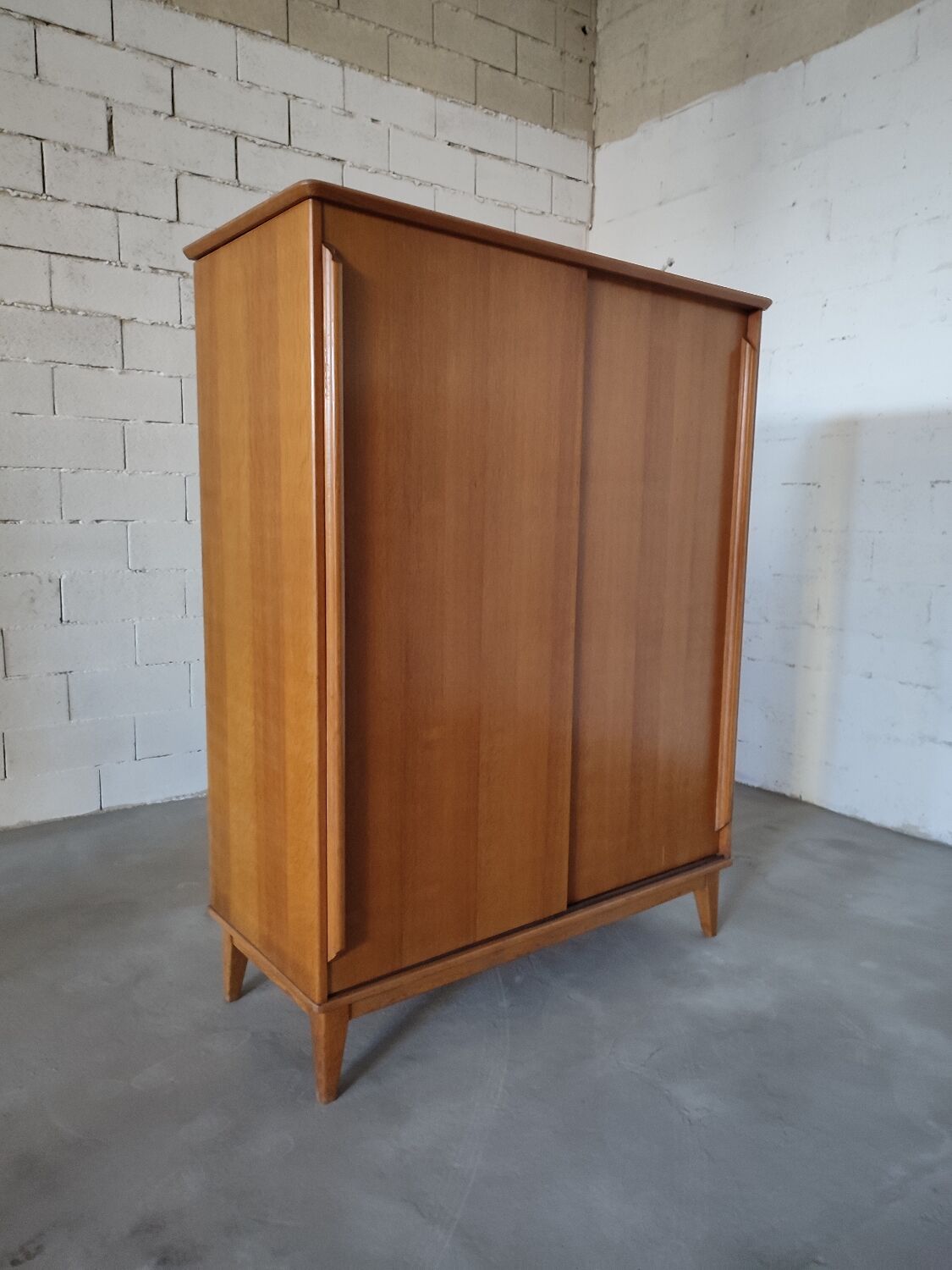 Wardrobe foot vintage compass