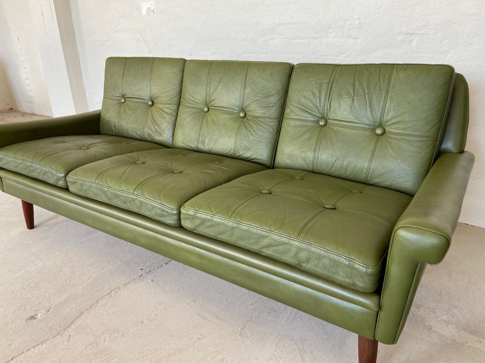 Vintage Danish mid-century Svend Skipper 3 person sofa in olive green leather 1965