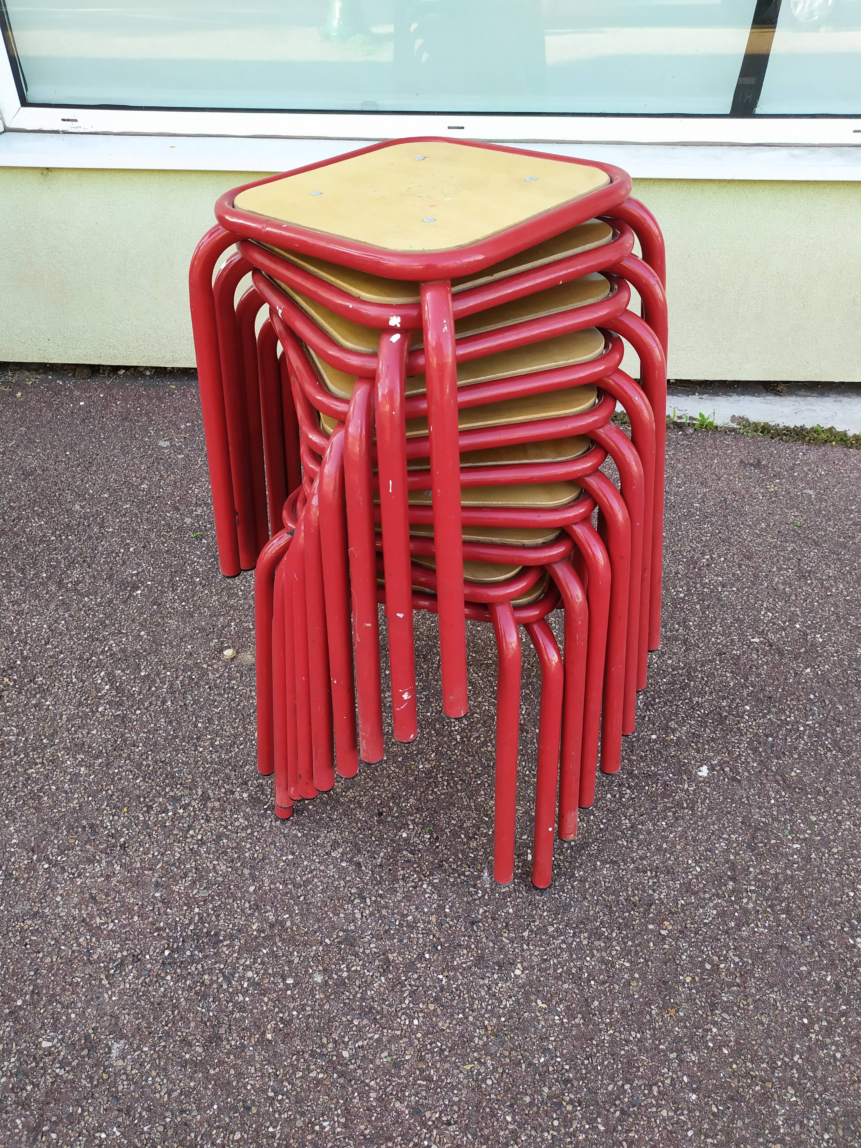 Lot de 10 tabouret bas carré en métal rouge - bois - atelier - industriel