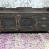 Low storage cabinet