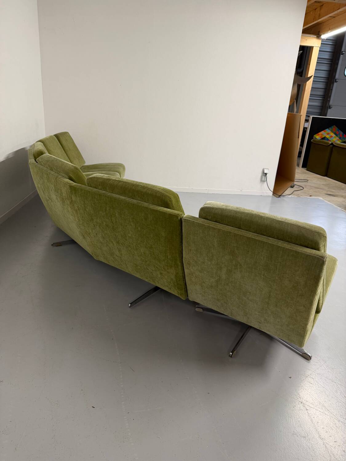 Complete living room with a sofa and 2 Italian design armchairs from the 70s, vintage.