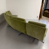 Complete living room with a sofa and 2 Italian design armchairs from the 70s, vintage.