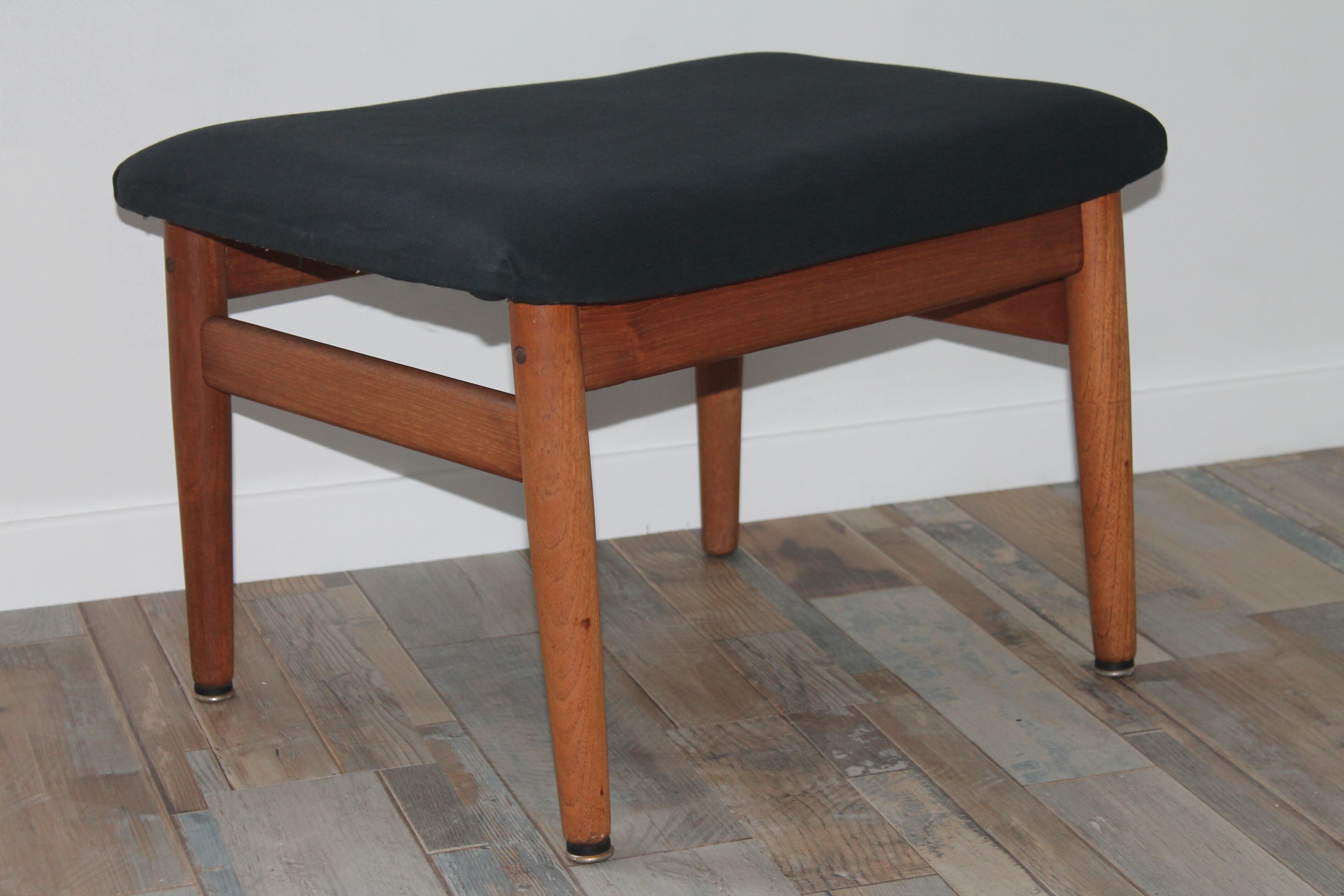 Scandinavian Ottoman by Arne Vodder in vintage teak 60's