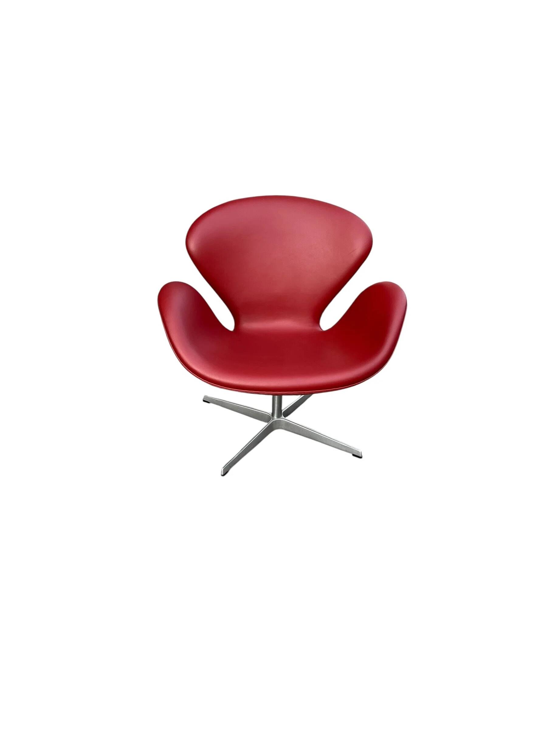 Swan chair by Arne Jacobsen for Fritz Hansen in Indian red leather