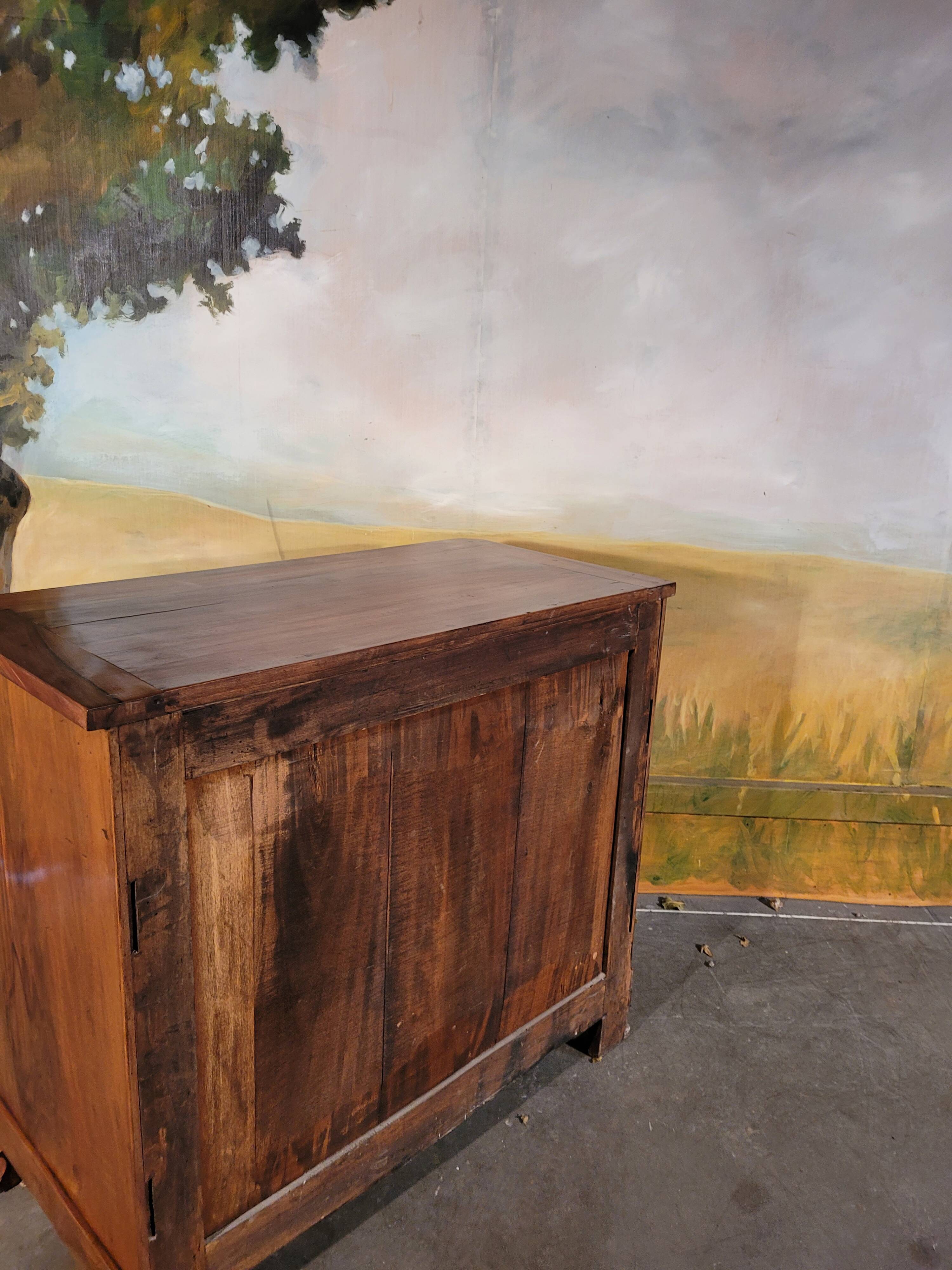 Small Louis Philippe chest of drawers in walnut