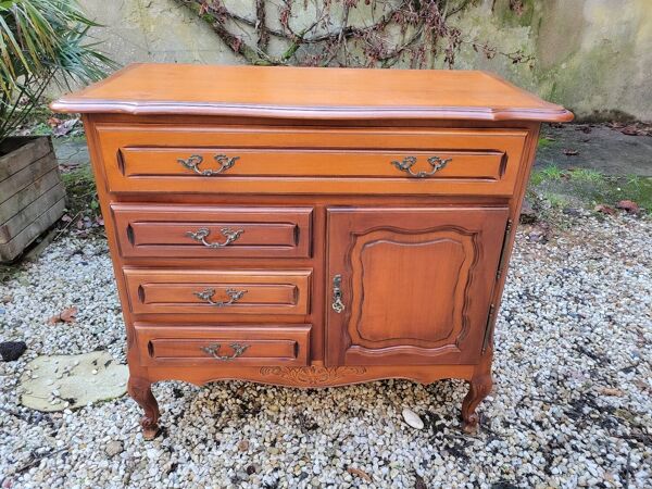 Commode en merisier massif Louis XV