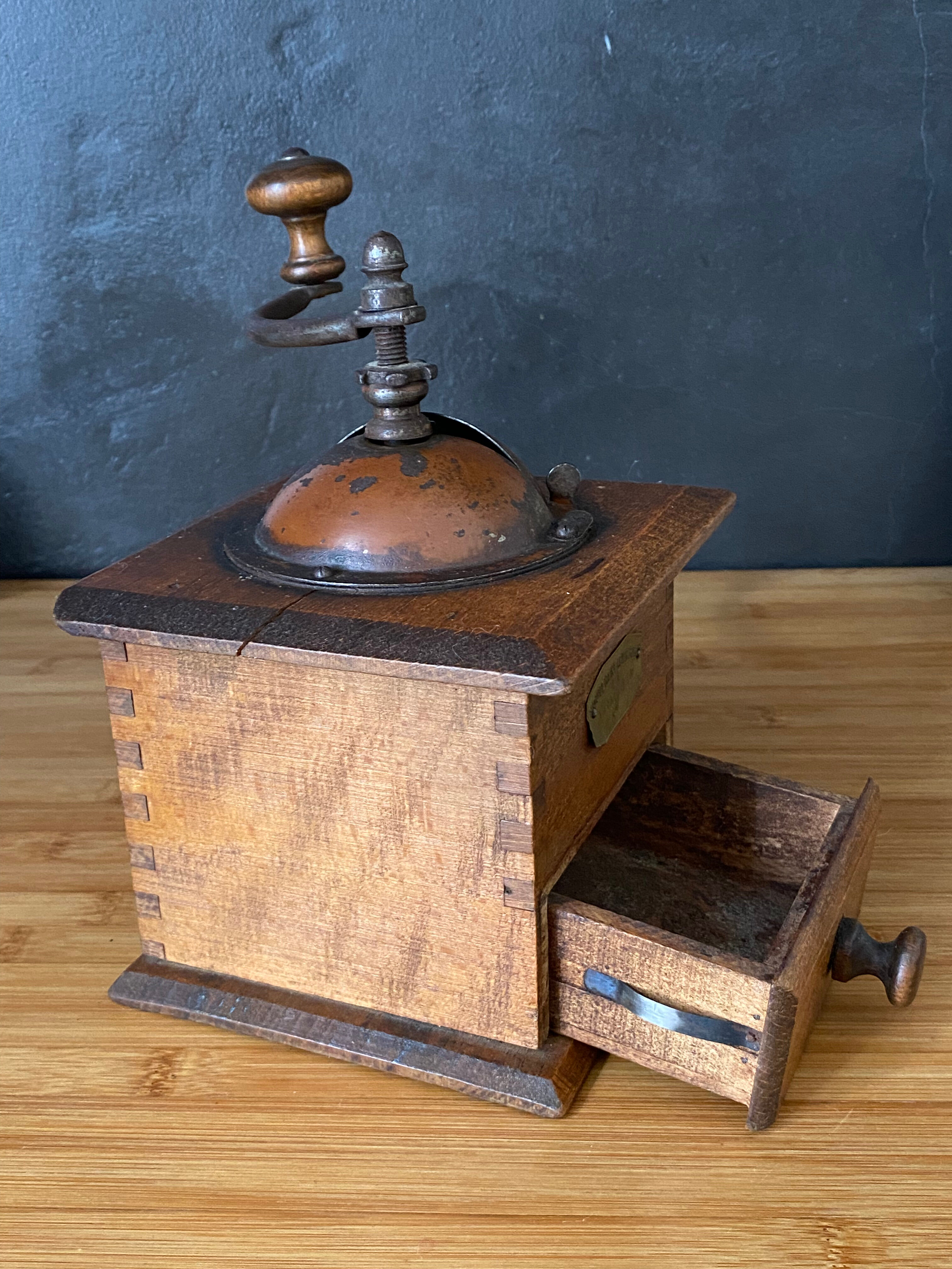 Coffee grinder "le vainqueur"