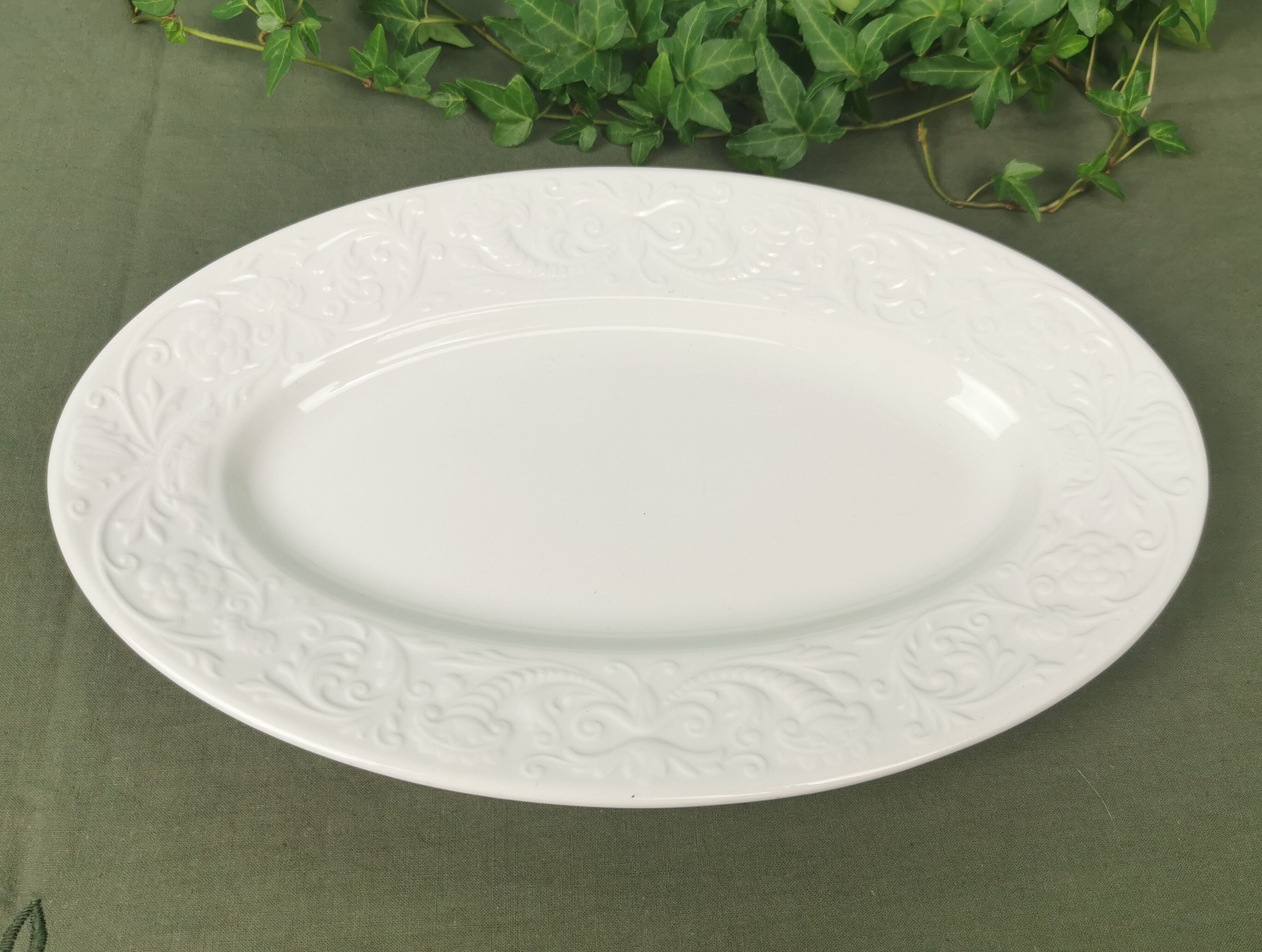 Oval dish Renaissance model Richard Ginori