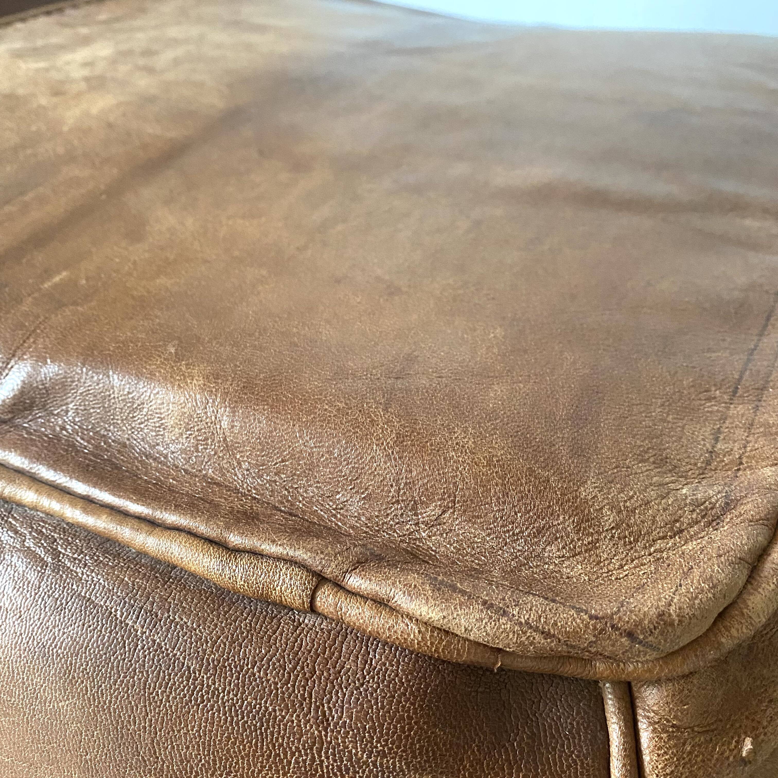 Pouf en cuir vintage carré