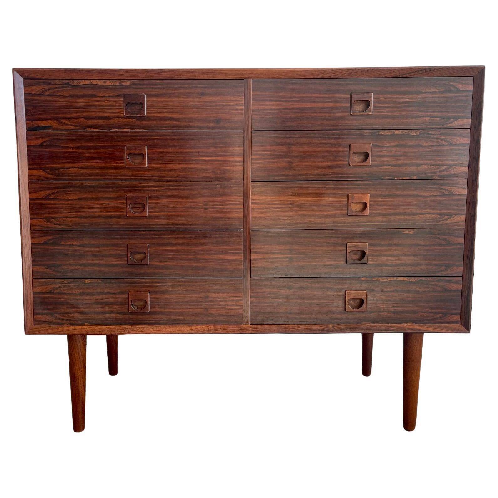 Commode moderne danoise en bois dur avec dix tiroirs