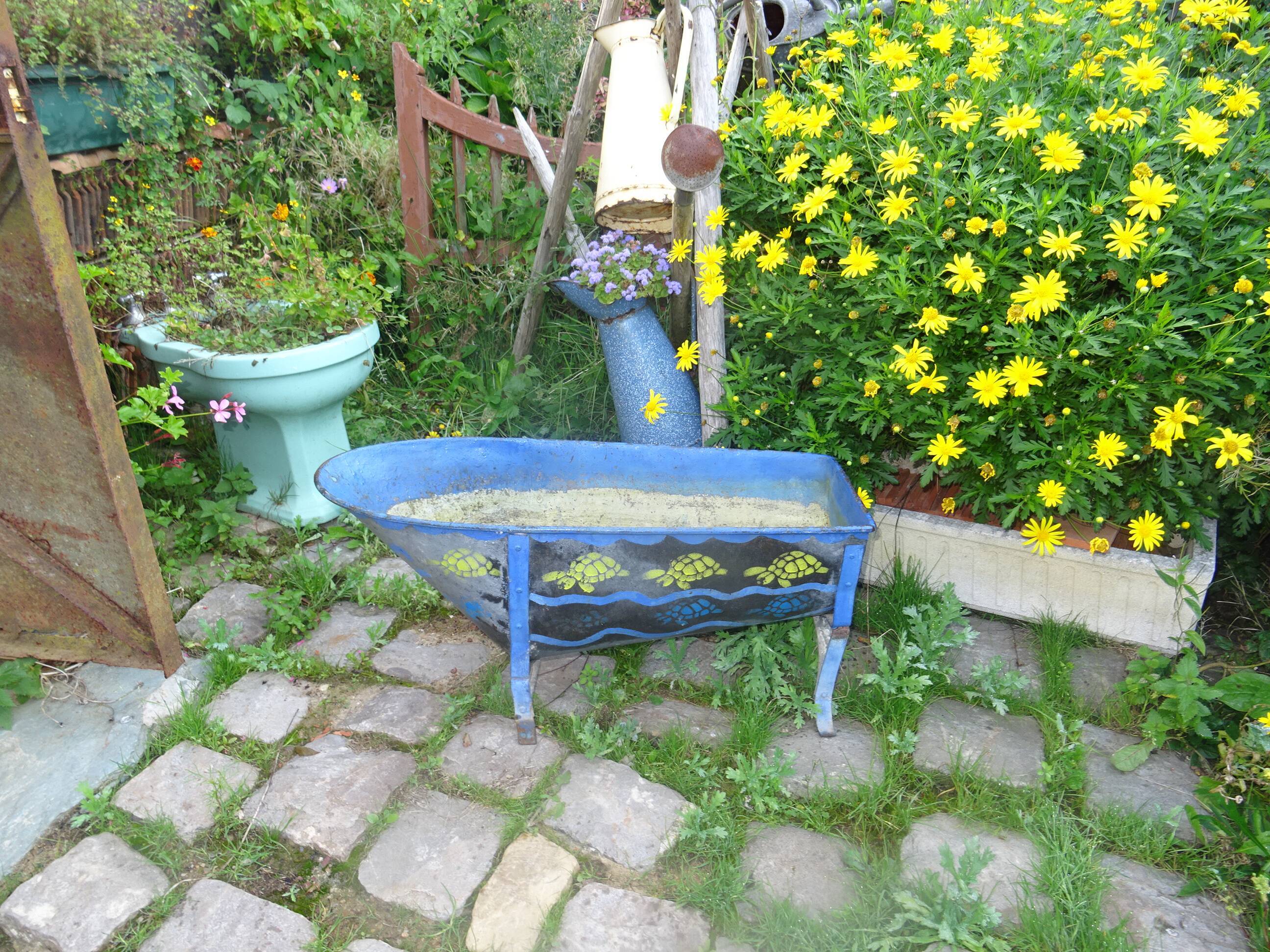 Zinc children's bathtub