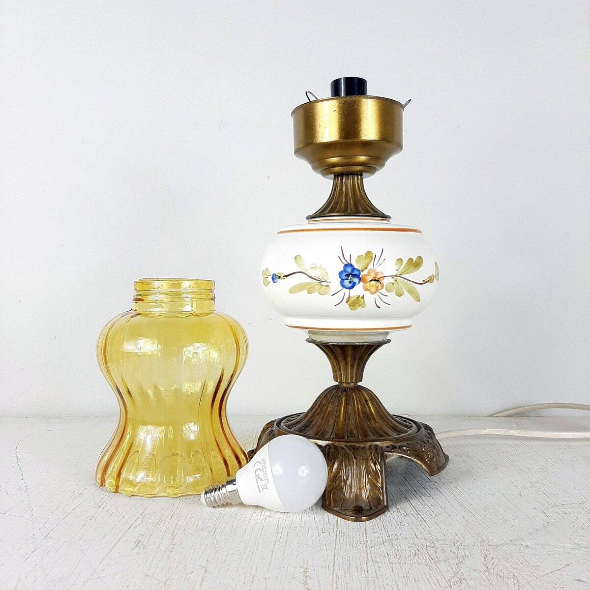 Vintage table lamp in porcelain and glass, 1960s