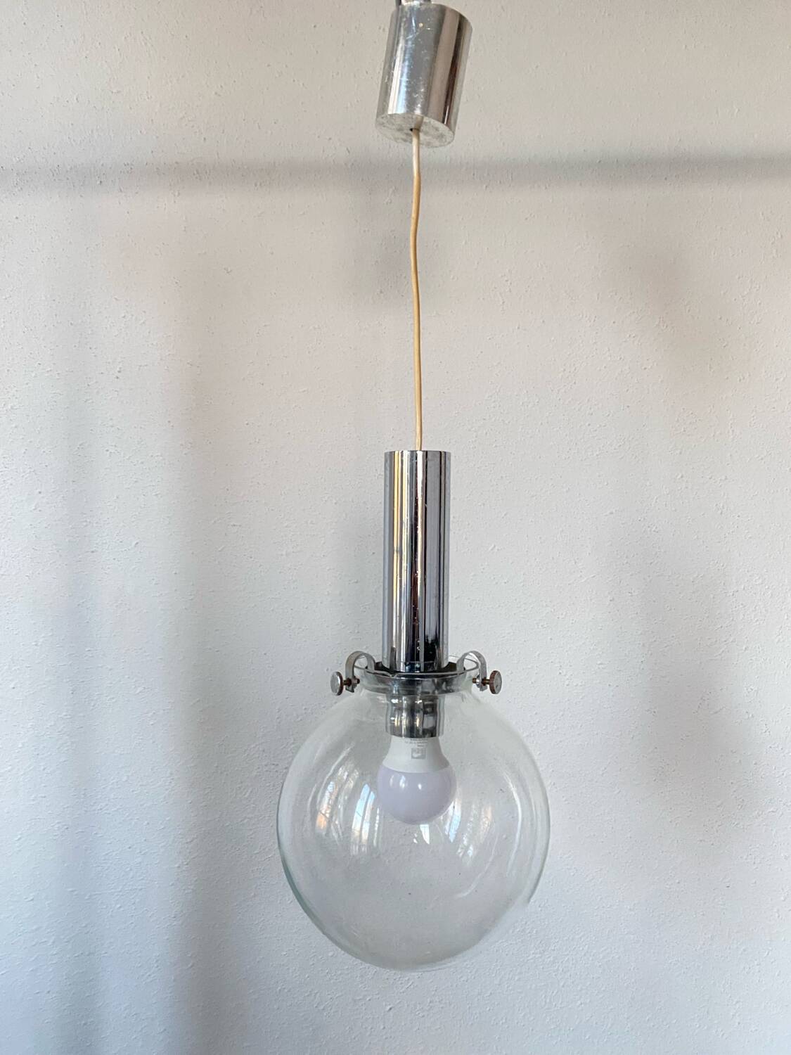 Vintage design pendant lamp globe in transparent glass