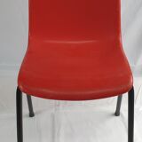 Chaise coque d'école maternelle seventies