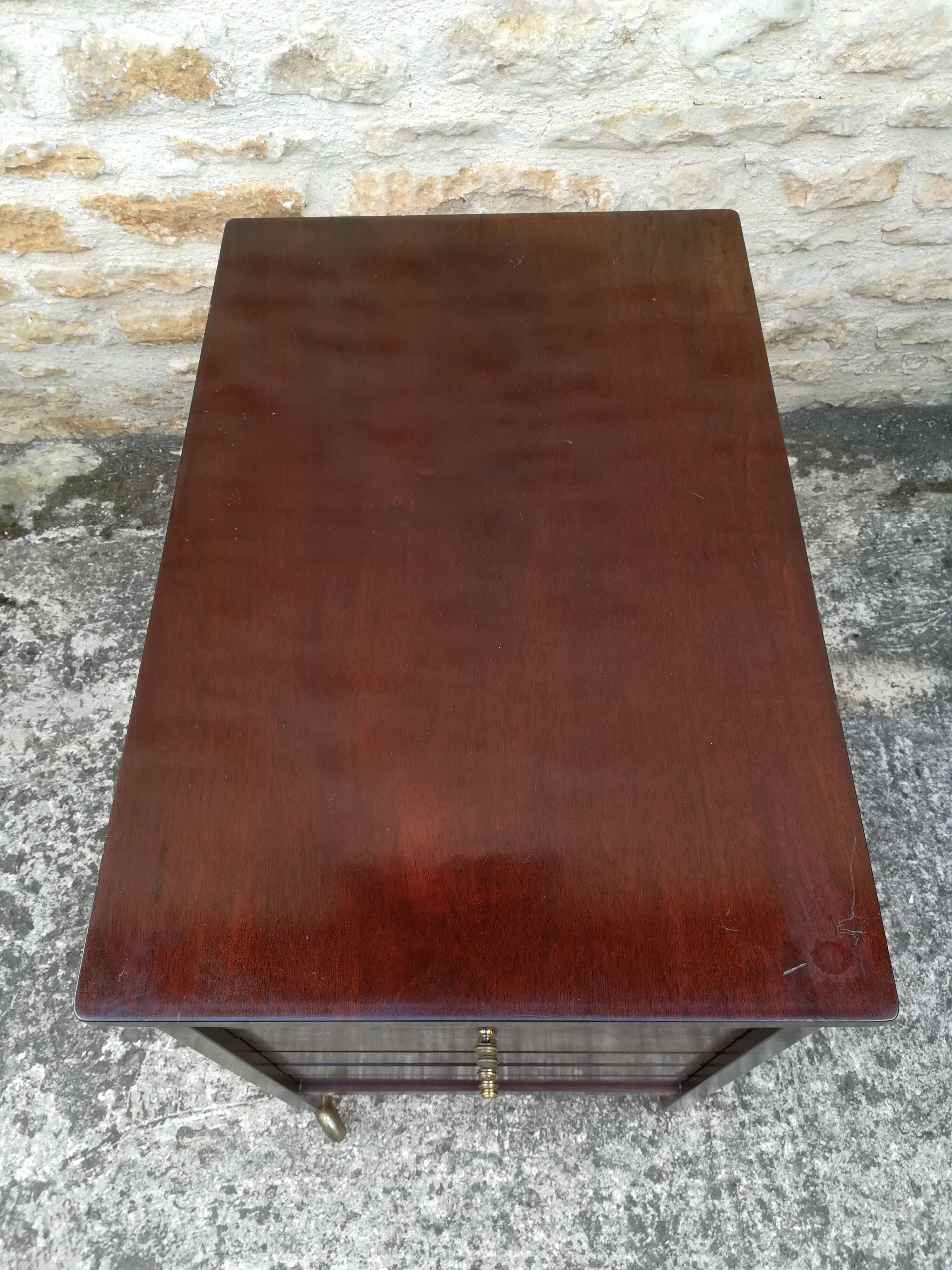 Five-drawer cabinet on wheels