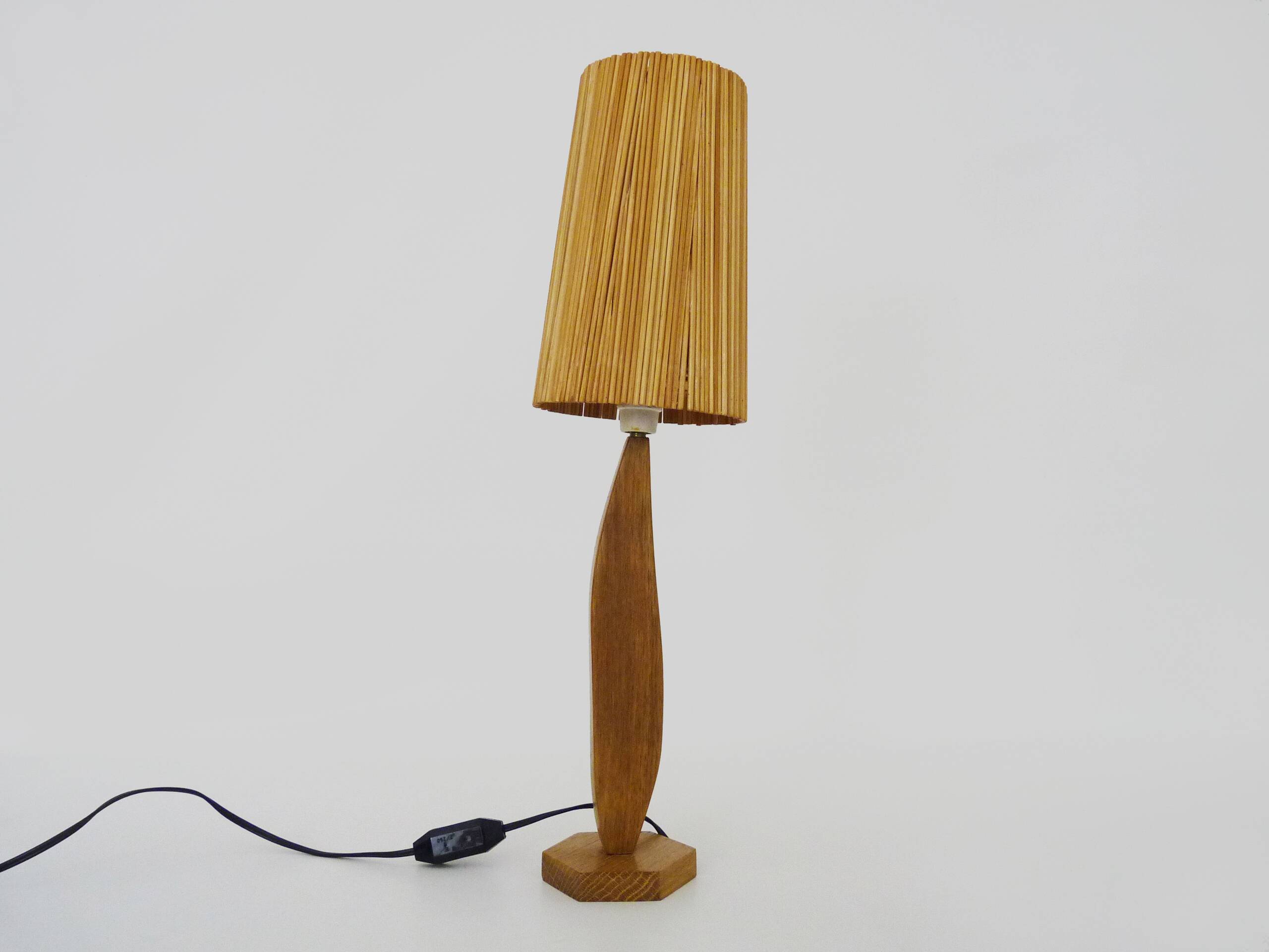 Sculptural lamp in carved oak wood, 70s 80s