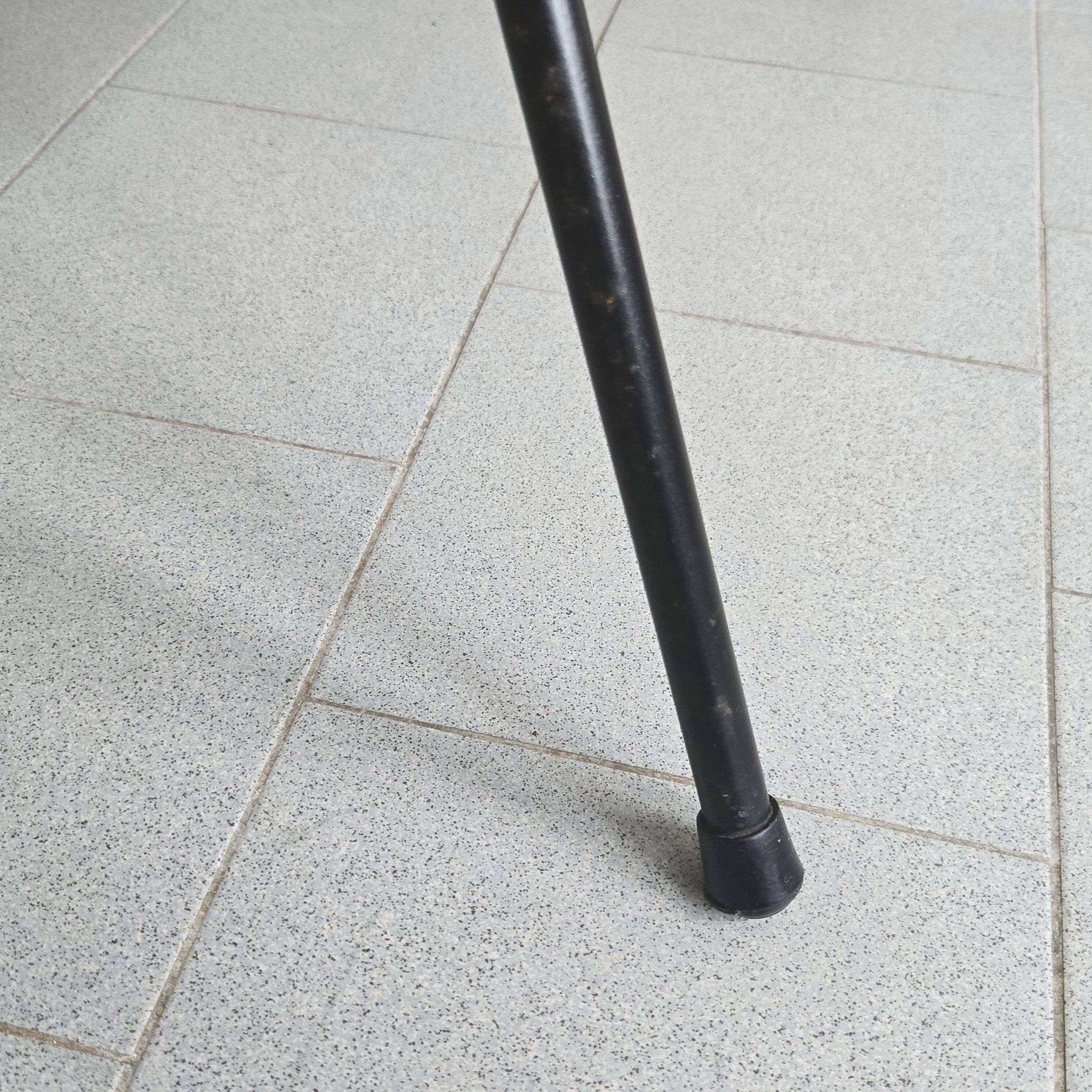 Chauffeuse CM190 de Pierre paulin pour Thonet 1950