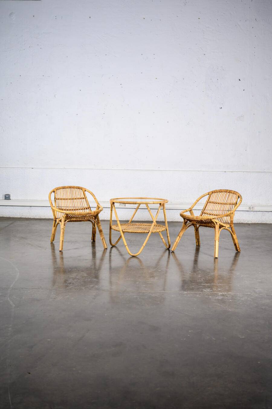 Table en verre et rotin