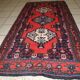 Tapis vintage fait main Hamadan en laine rouge vif (69cm x 136cm) – années 1970