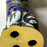 Chinese cat figurine in bronze / brass enamel cloisonné. floral motifs, gold inclusions