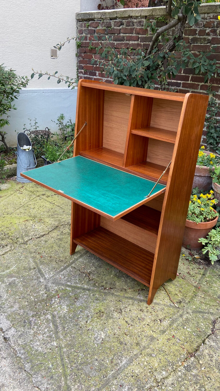 Vintage Secretary 1950 fin profile