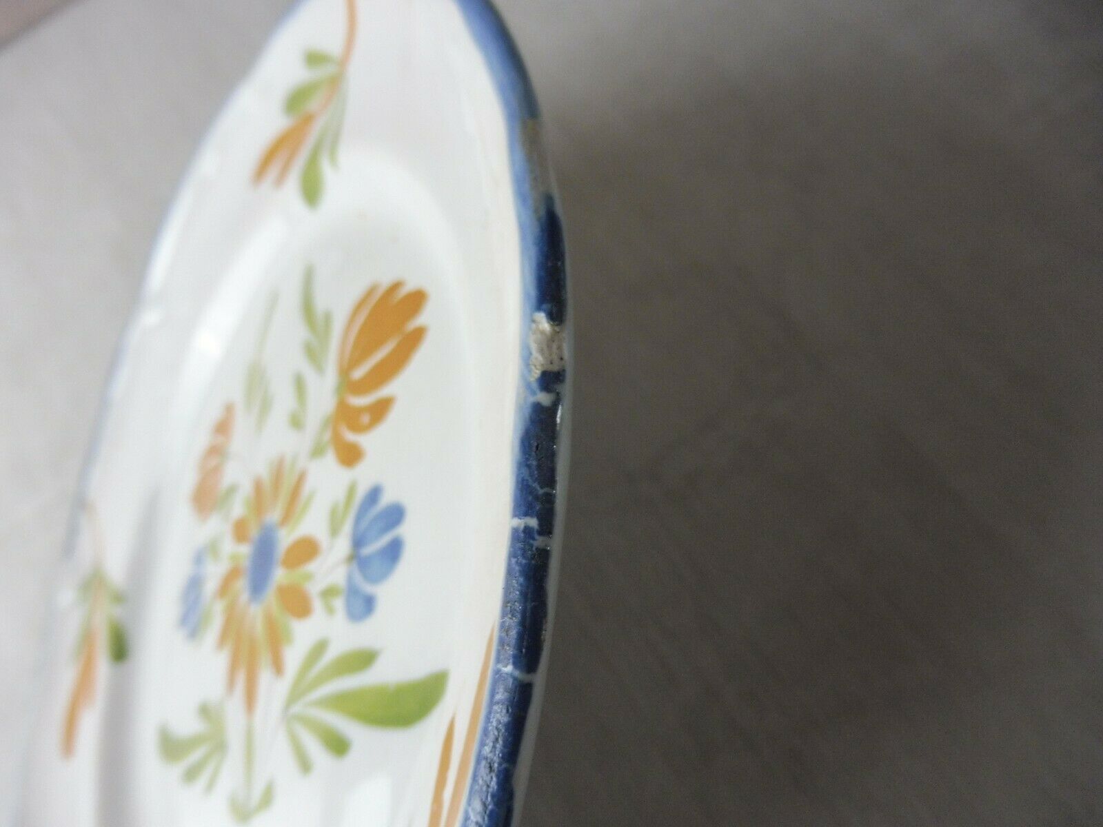 Old plate decoration flowers, ceramic from Auvillar, 18-19th