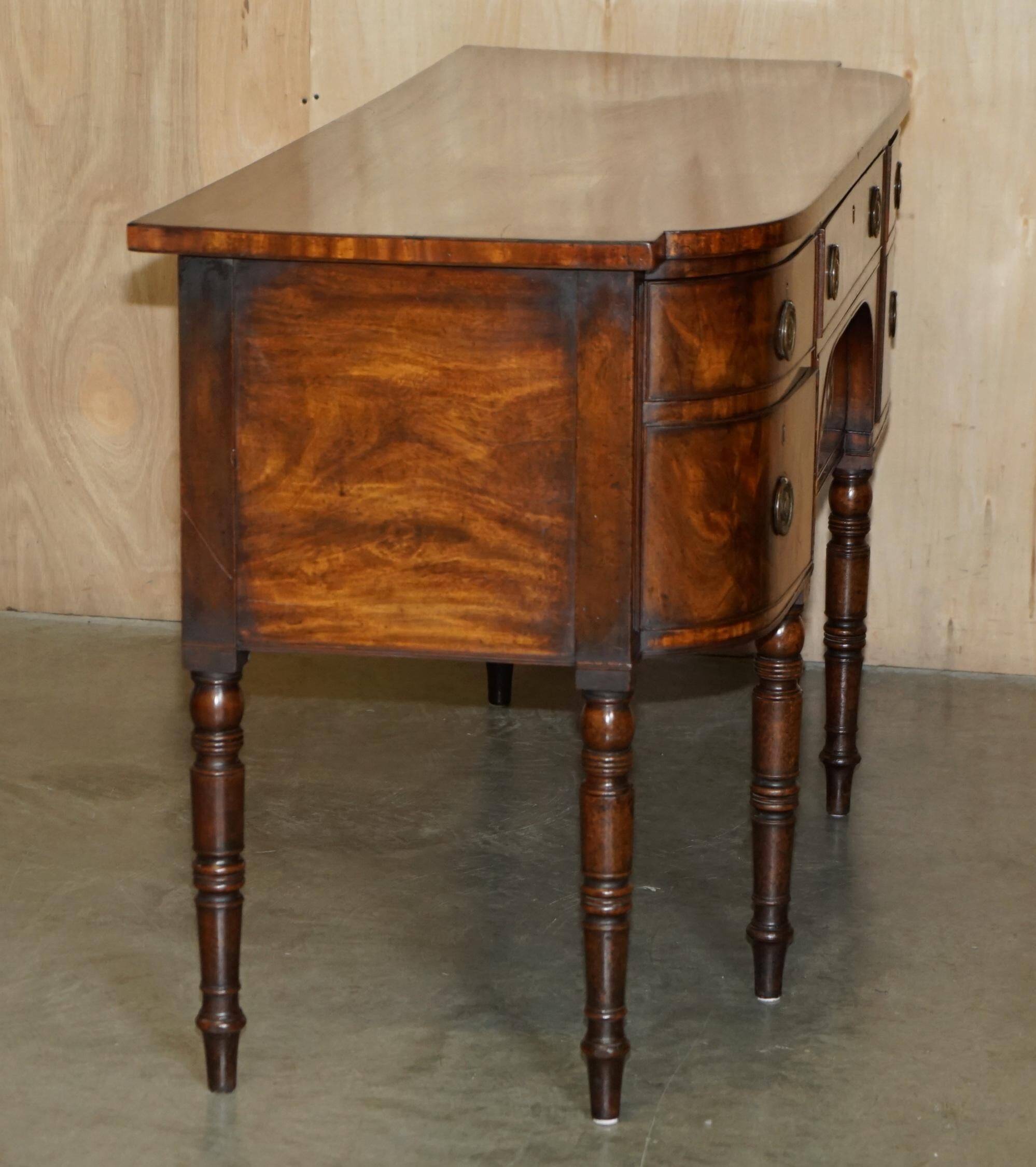 English buffet George III from around 1780 in restored flame wood.