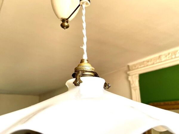 Suspension à poulie corolle opaline monte et baisse 1900