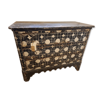 Italian commode