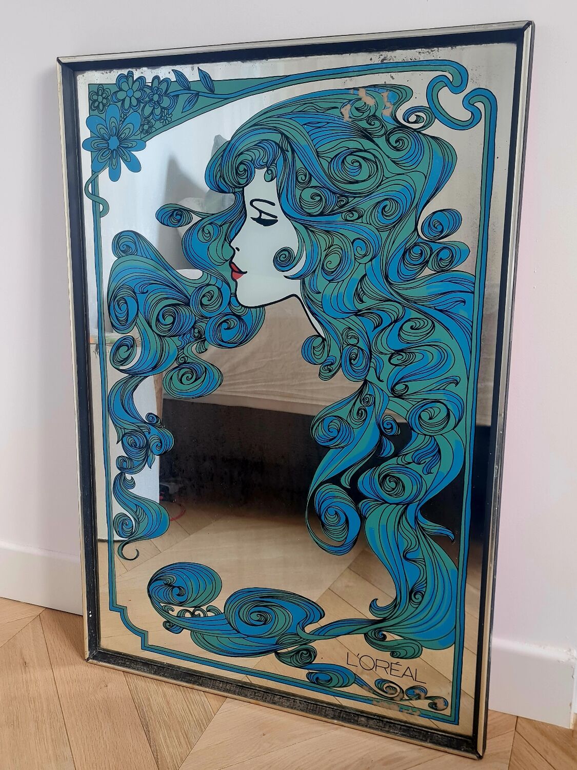 Miroir publicitaire L'Oréal des années 70