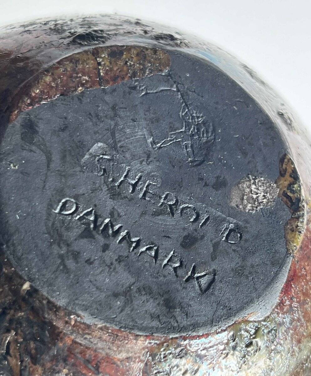 Mid-century modern Danish studio pottery bowl by Sussie Herold, 1960s.