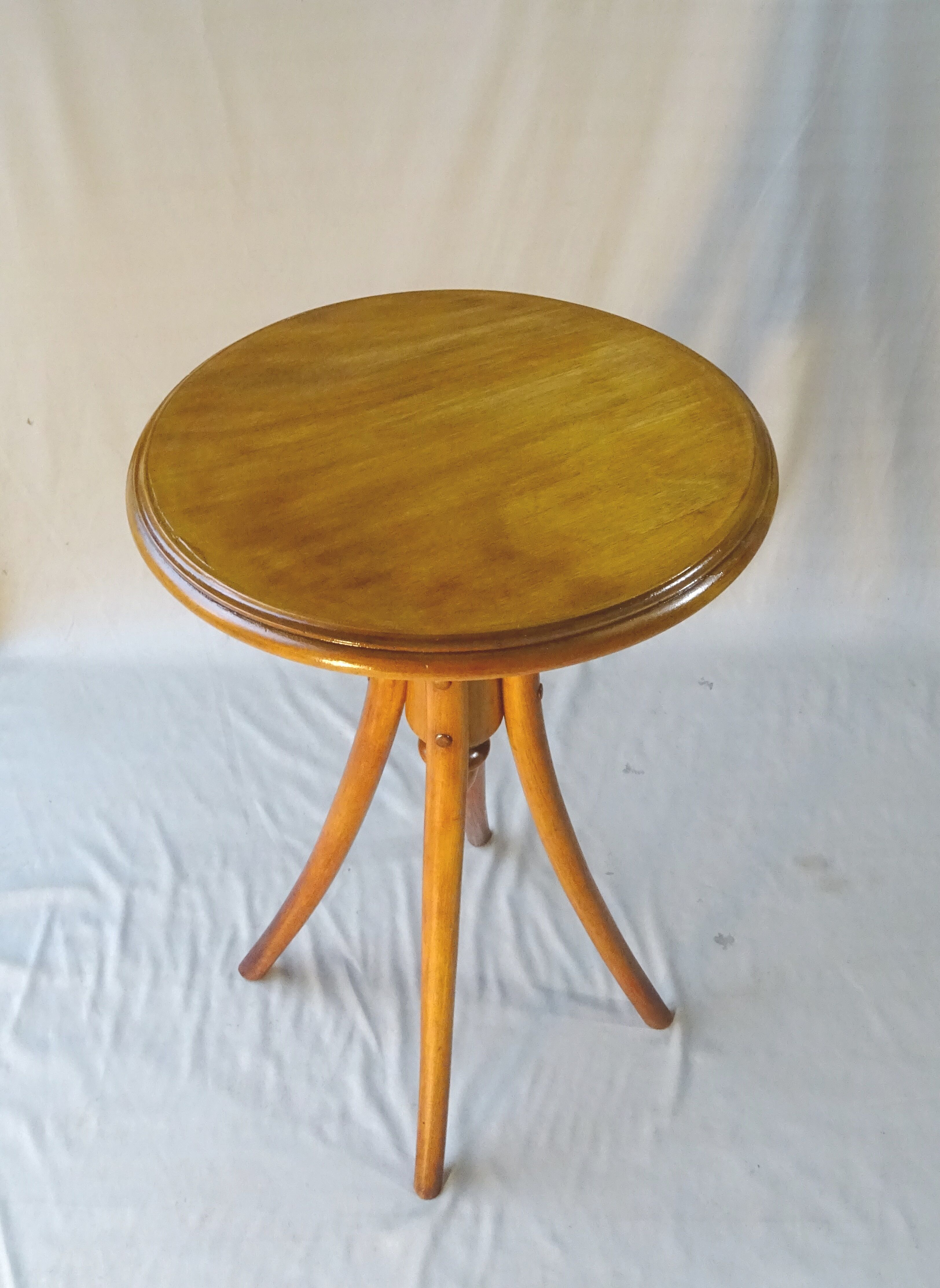 Table d'appoint ou d'entrée par Fischel bistrot 1900
