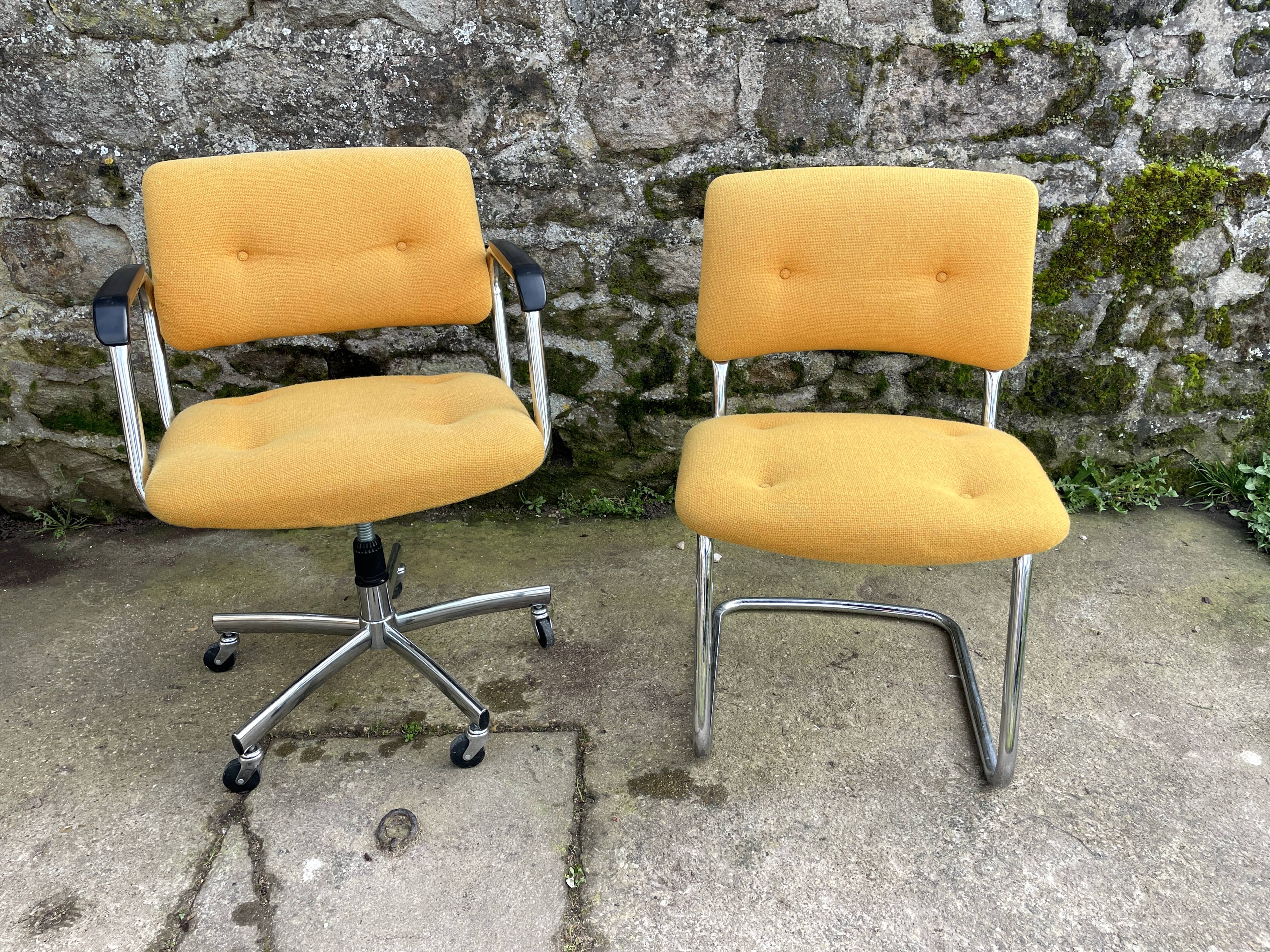 Fauteuil à roulettes Strafor en tweed jaune 1970