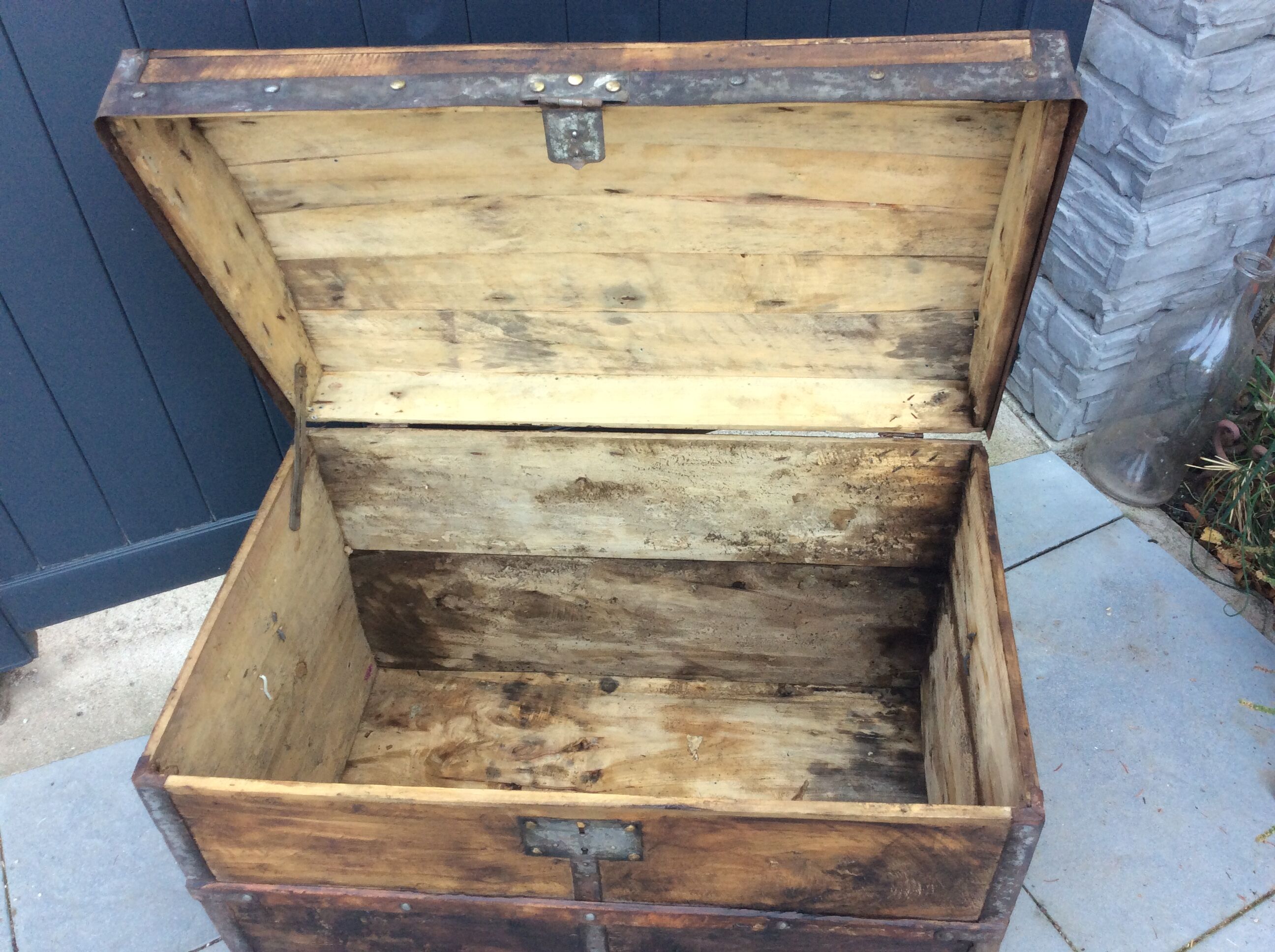 Authentic carriage trunk end 19 th century